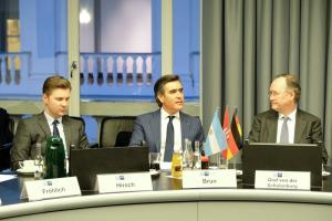 Presentación del Cónsul General de la República Fernando Brun en la Cámara de Comercio de Hamburgo.