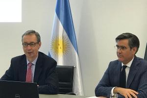 El Embajador (r) Bernhardt Graf Von Waldersee junto al Cónsul General Fernando Brun
